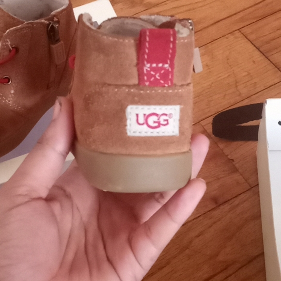 Baby Ugg Boots only worn once in perfect condition - Picture 3 of 6